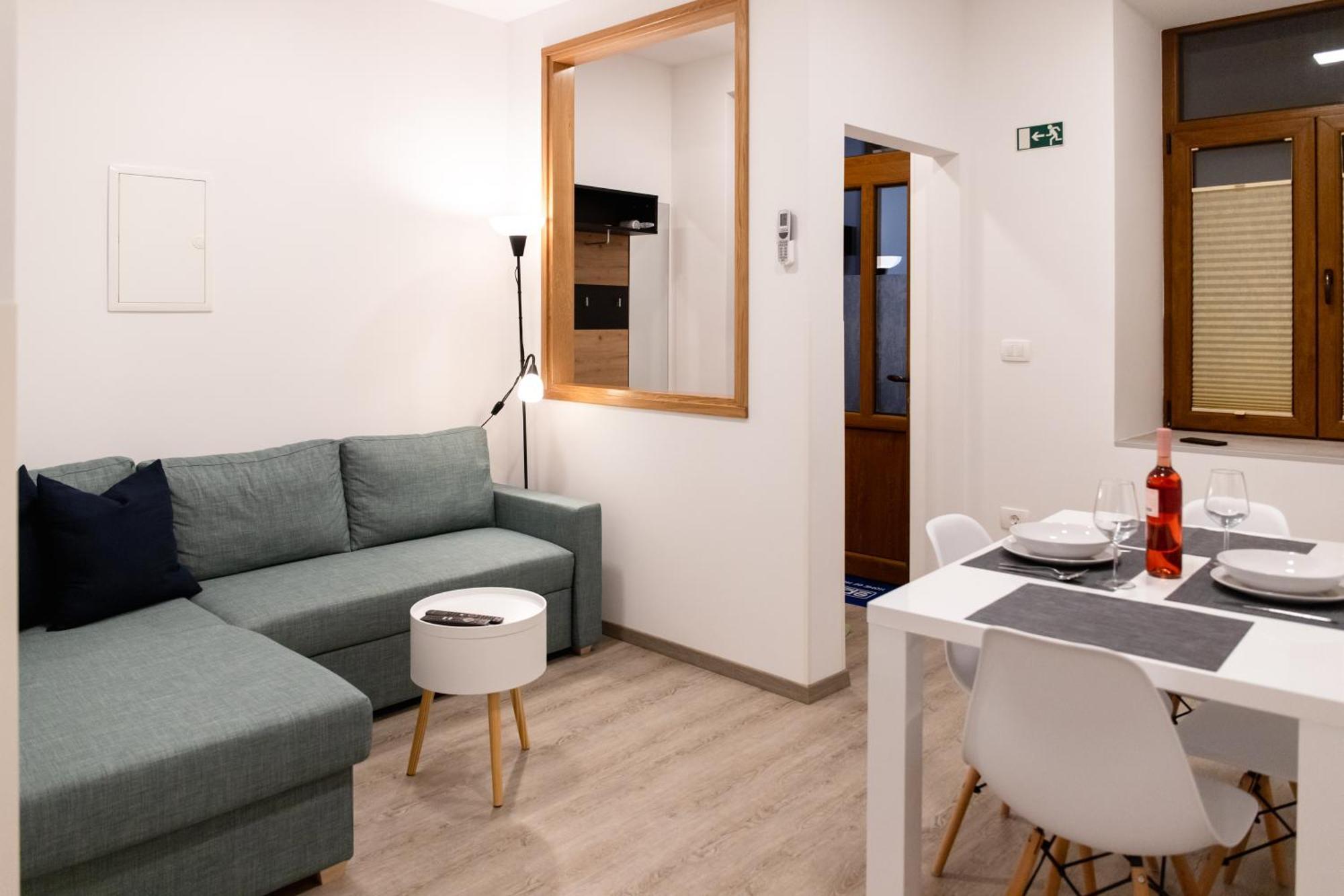 Oliver Street Apartment Vipava Exteriör bild