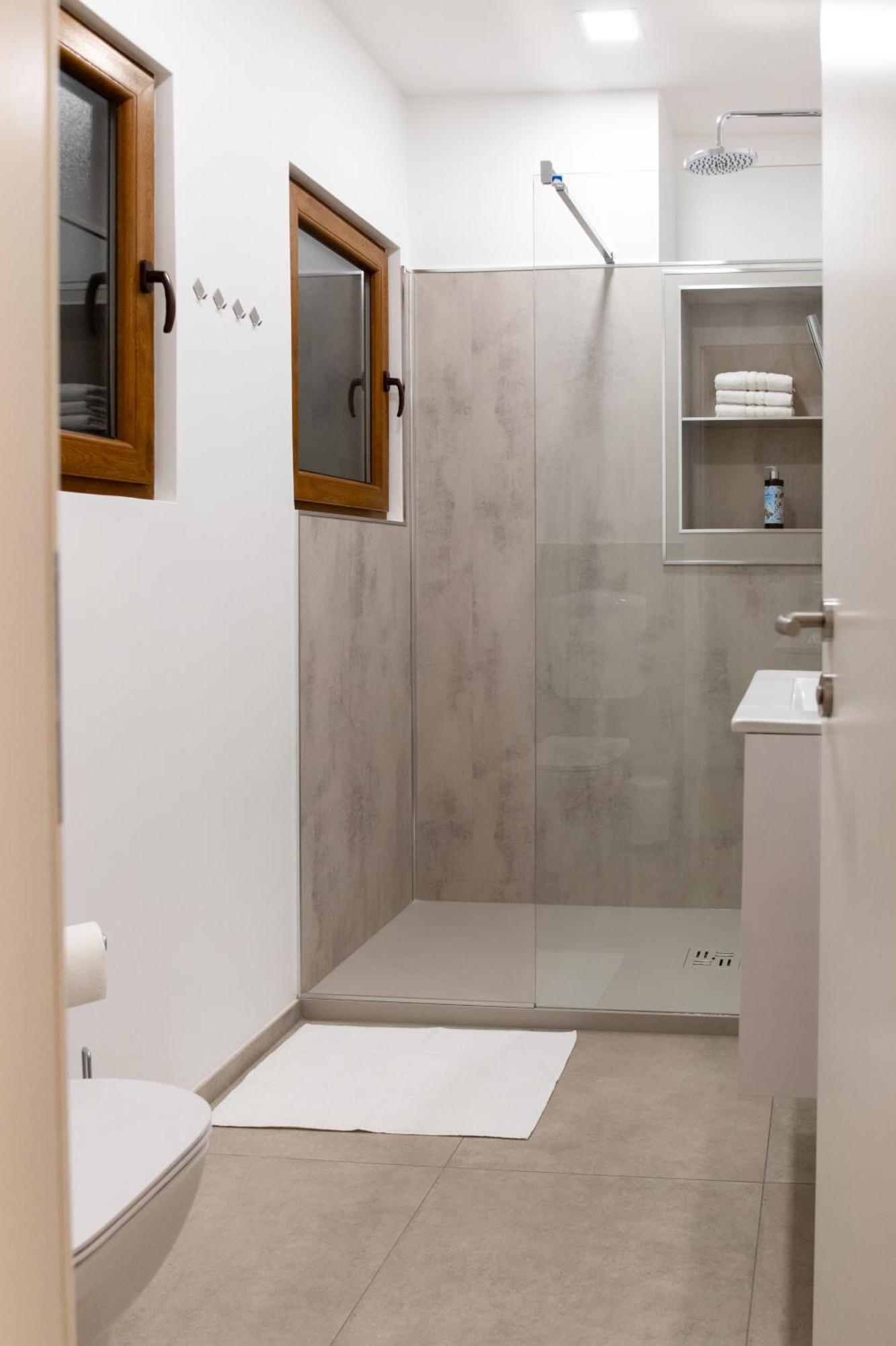 Oliver Street Apartment Vipava Exteriör bild